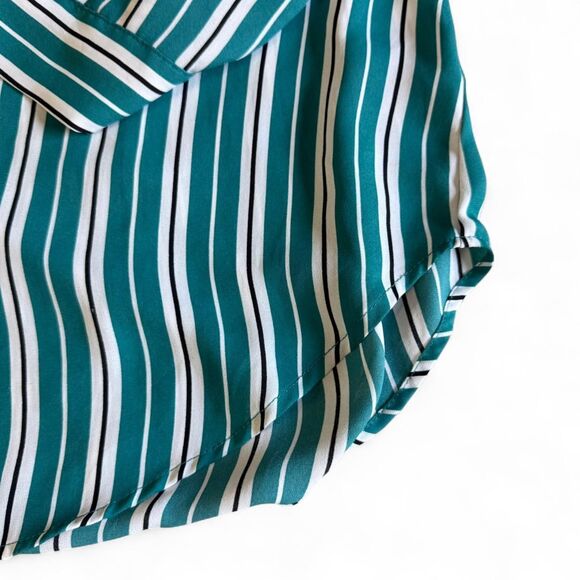 TORRID L Vertical Stripe Blouse Tunic Green White Split Neck Roll Tab Sleeve - Picture 5 of 9